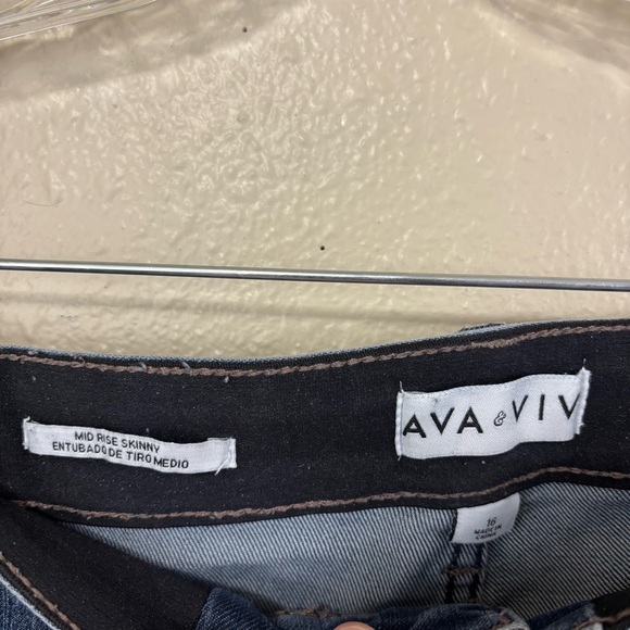 Ava & Viv Dark Wash Women's Mid Rise Skinny Jeans Size 16 - Picture 3 of 5